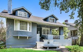 Comfortable Rooms Near All Nola Hot Spots